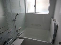 リフォームしたばかりのきれいなお風呂です