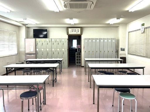 【広い休憩室を完備！】設備も充実してる！