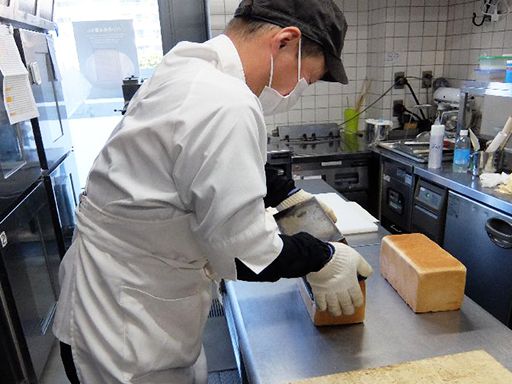 社会福祉法人　皆の郷　カフェ＆ベーカリーどんなときも