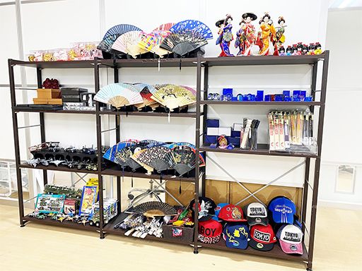 株式会社　トム・トム　[ぬいぐるみ・玩具・輸入雑貨・卸し]