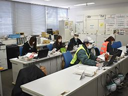 楽しいスタッフたちが温かく迎え入れます！