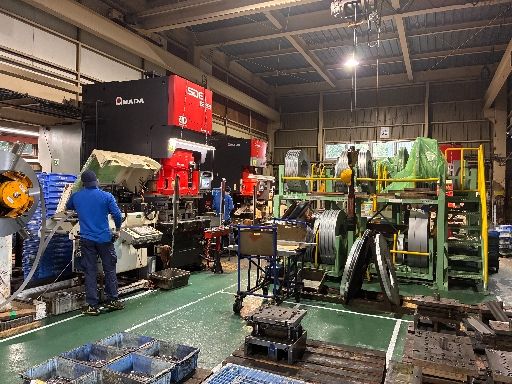 株式会社新栄工業