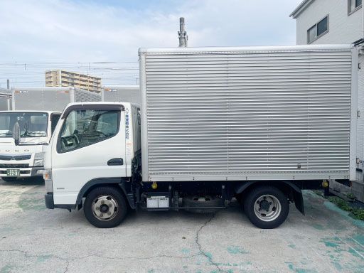 八ッ峰運輸株式会社