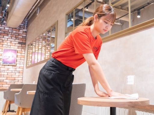 カスタマカフェ　八重洲店
